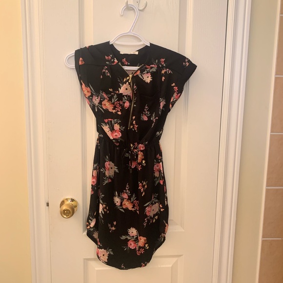 Two urban kids dresses - Picture 1 of 6